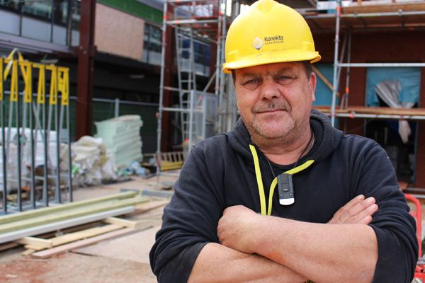 Gerard van Ommeren op de bouwplaats